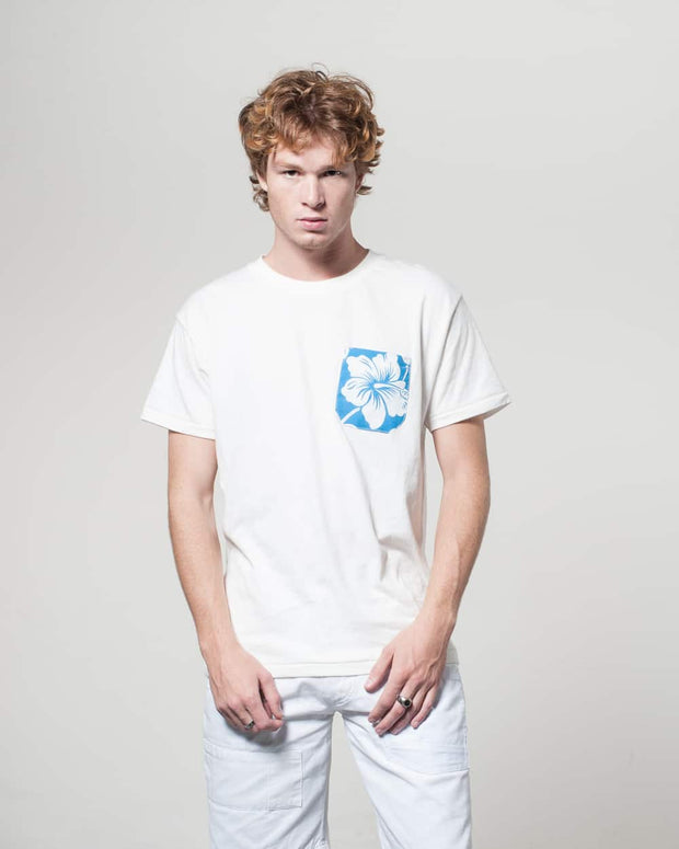 Overlord Upcycling Vintage | White T-shirts With Pocket Blue Hawiaïan Shirt