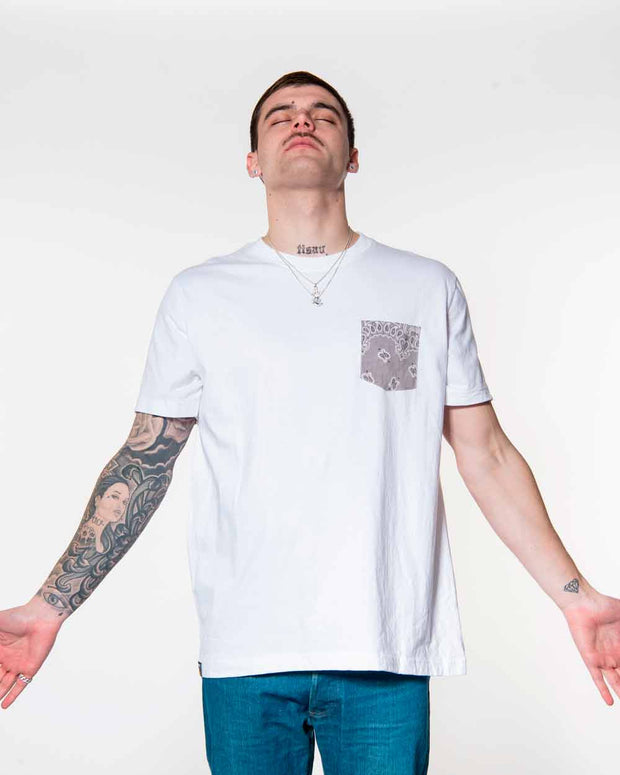 Overlord Upcycling Vintage | White T-shirts With Pocket Grey Bandana